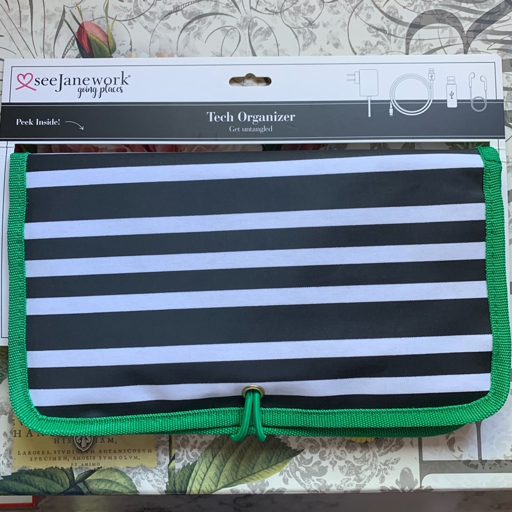 NWT: Tech Organizer.